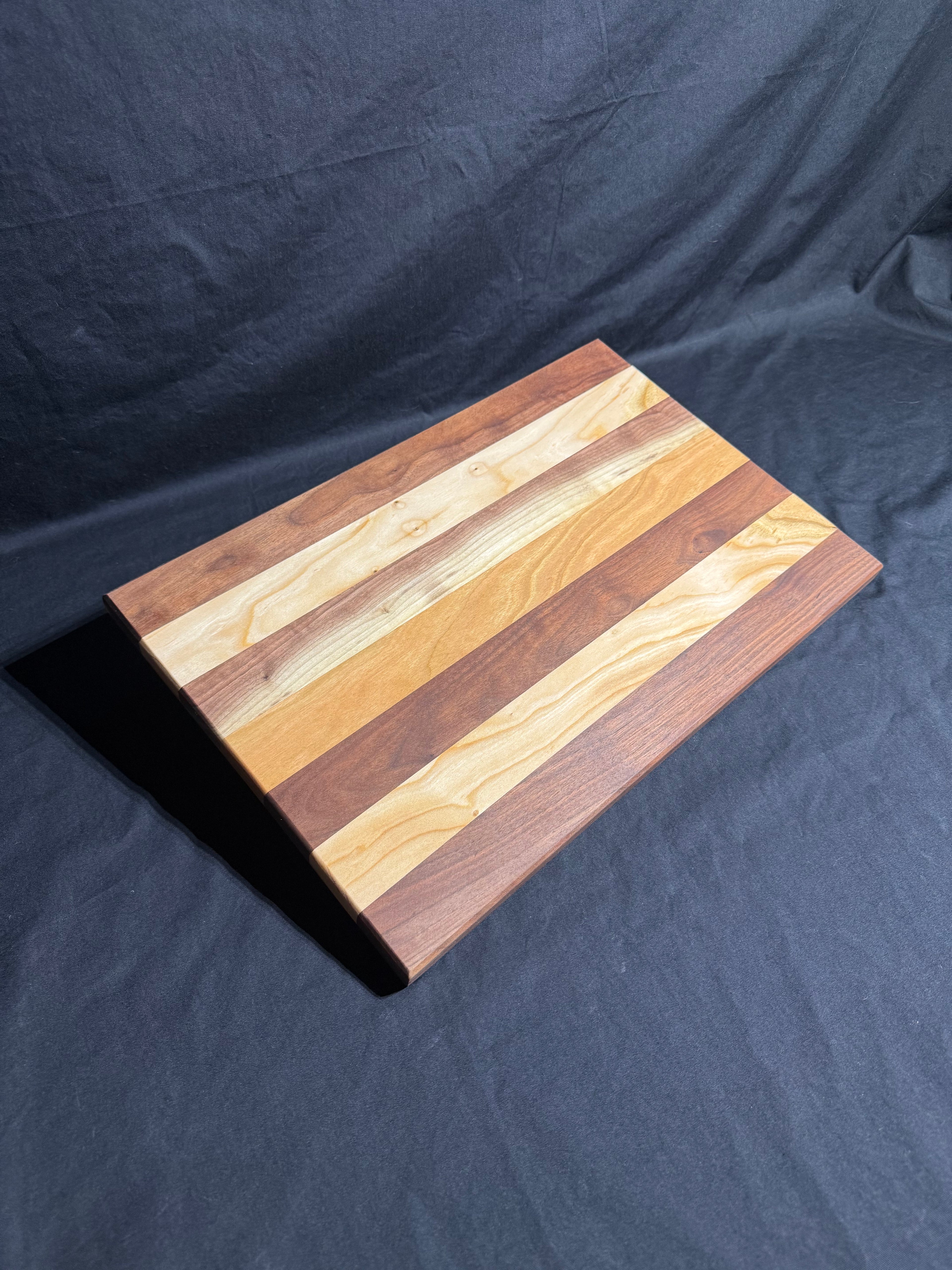 Hardwood Cutting Board 034