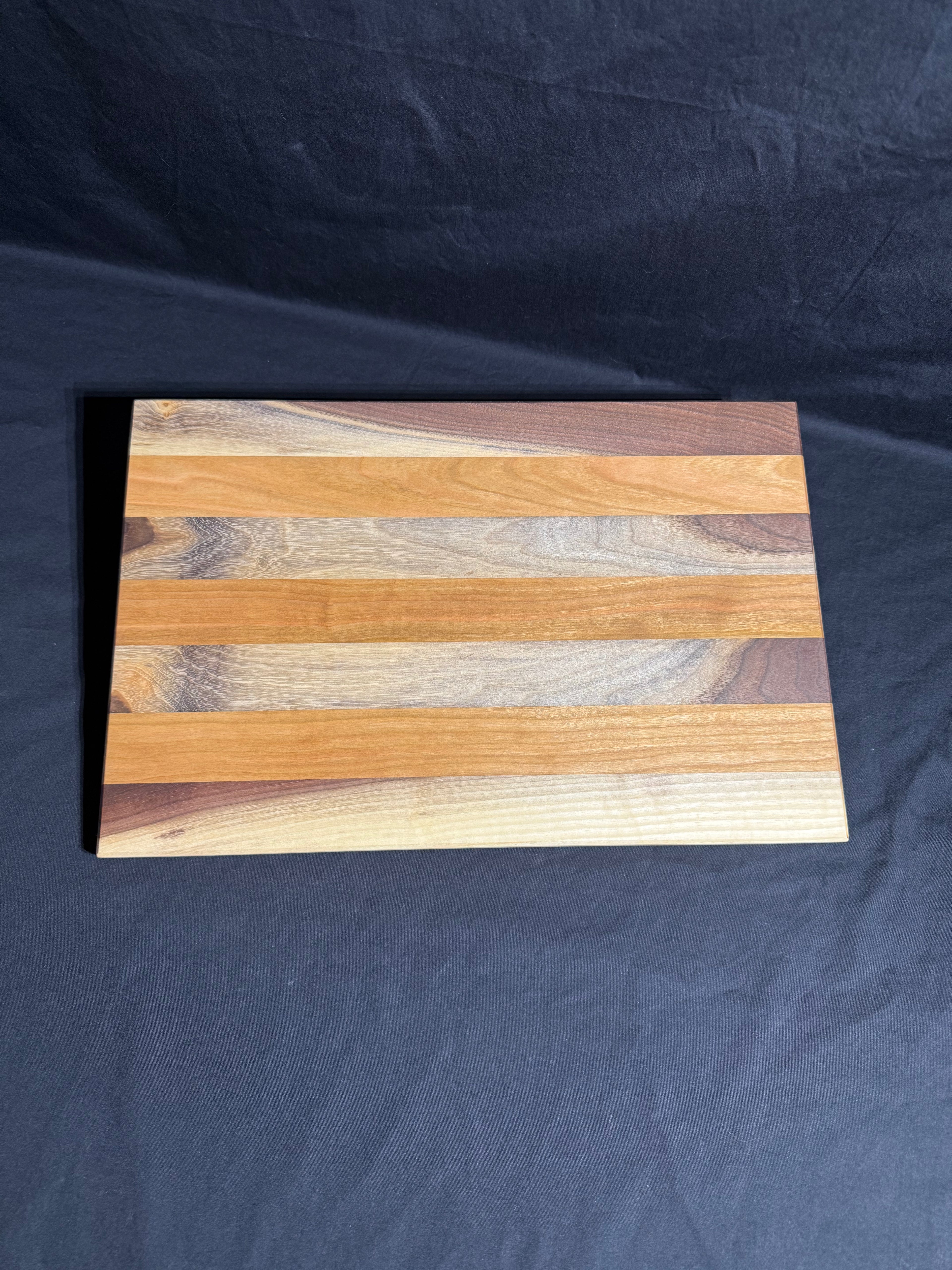 Hardwood Cutting Board 037