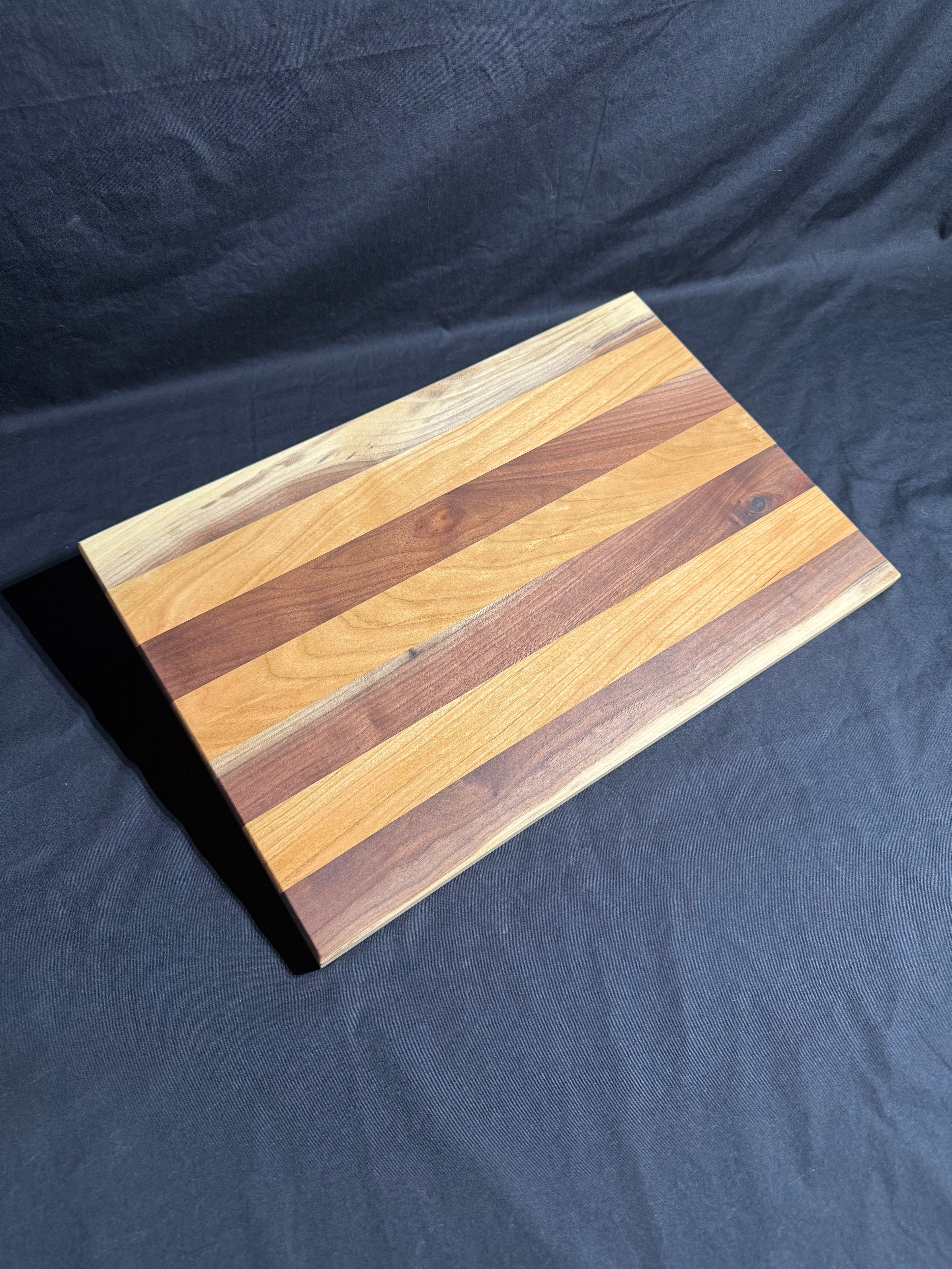 Hardwood Cutting Board 038