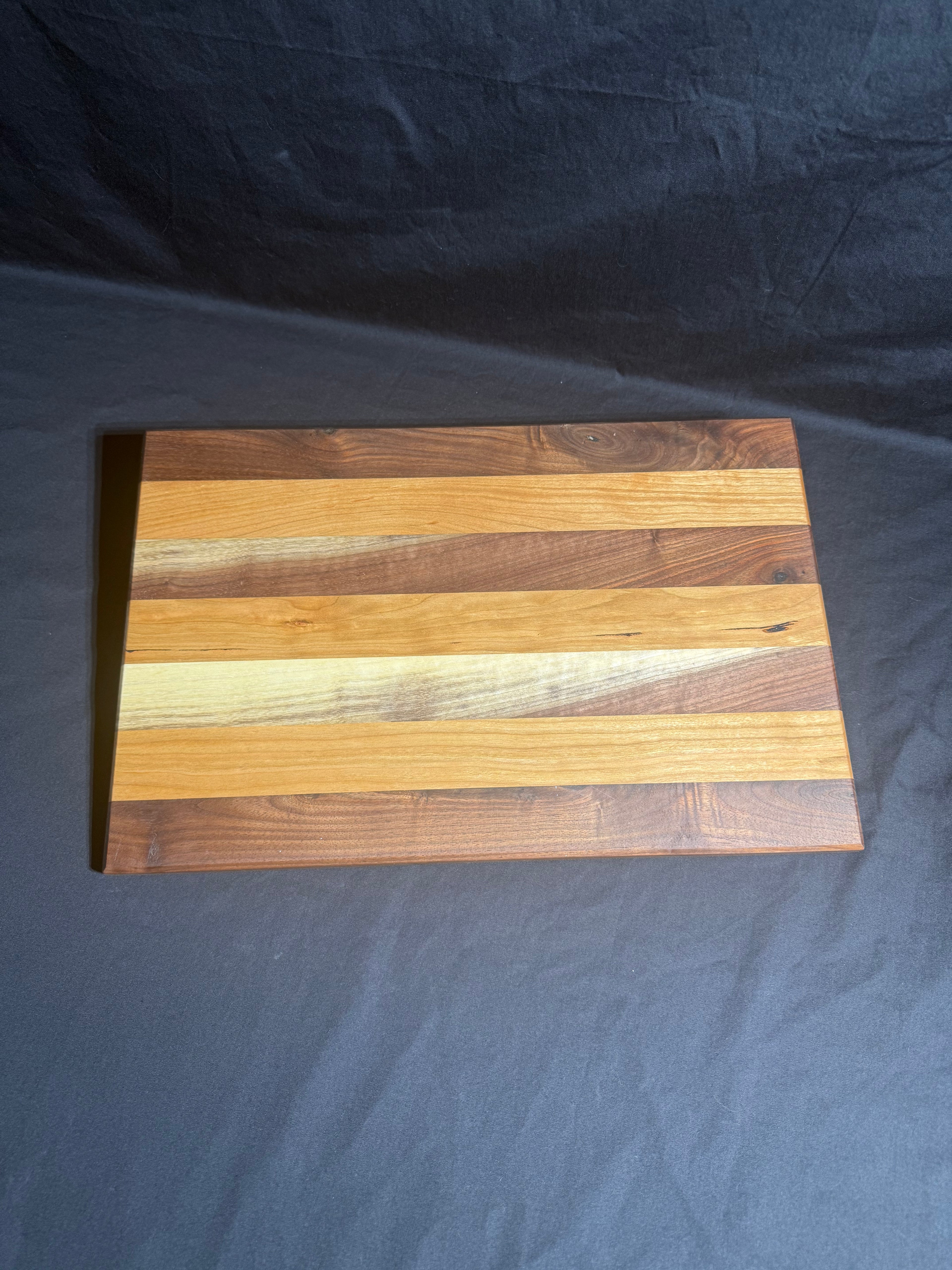 Hardwood Cutting Board 041
