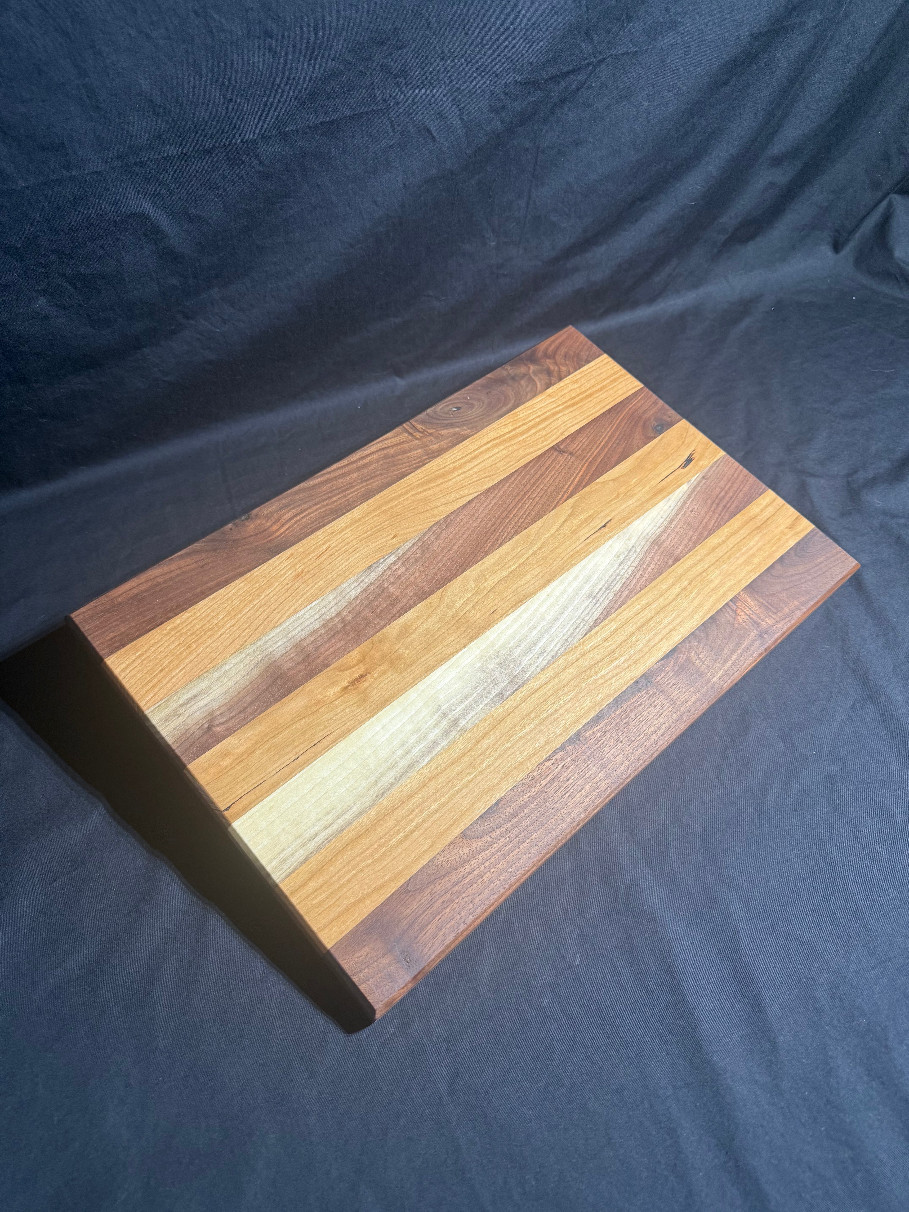 Hardwood Cutting Board 041