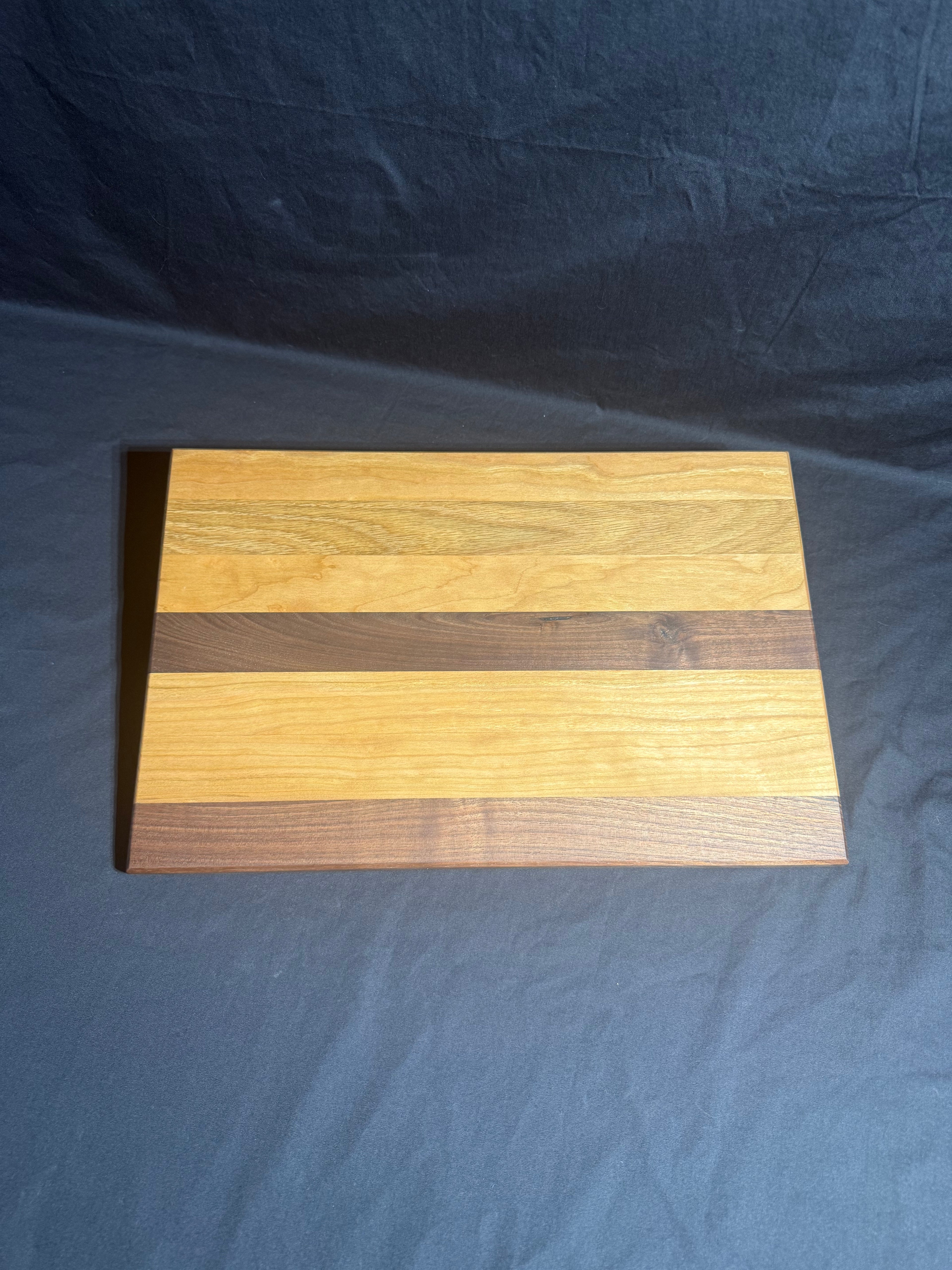 Hardwood Cutting Board 042